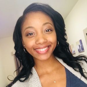 Meet your Posher, Khadija